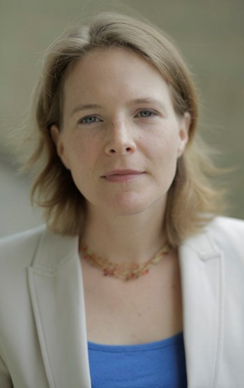 Lynne DRESSY LIONS MANE headshot